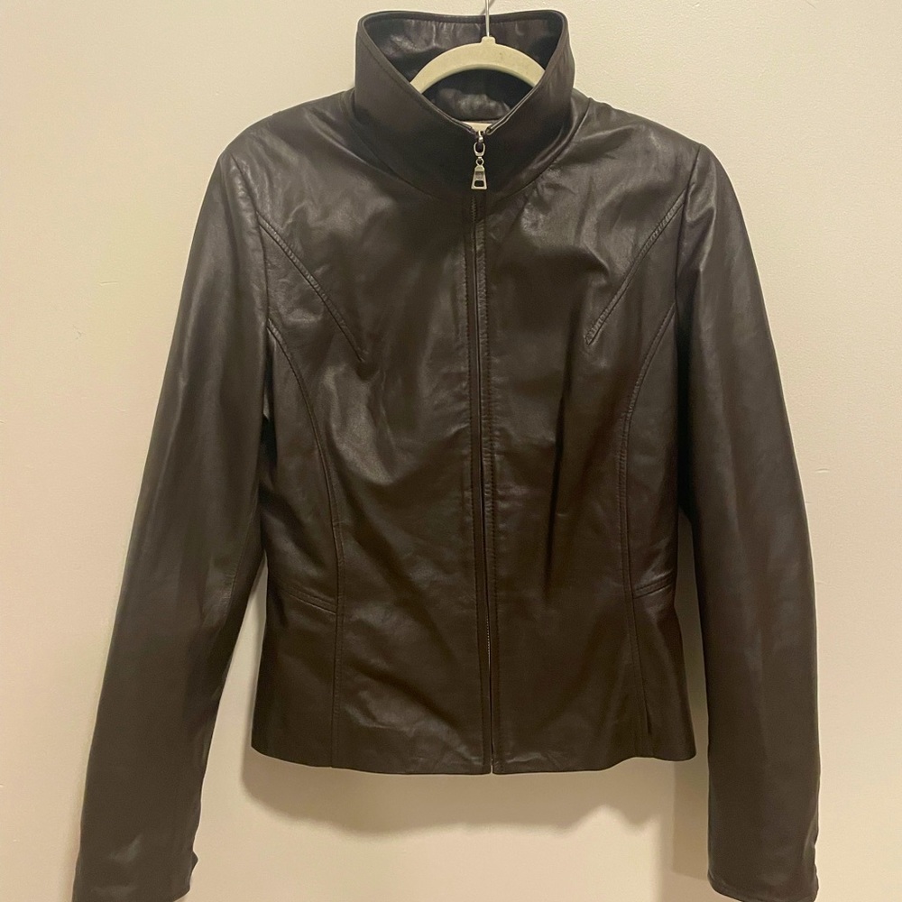 Danier Fitted Leather Jacket in Deep Brown Size Small